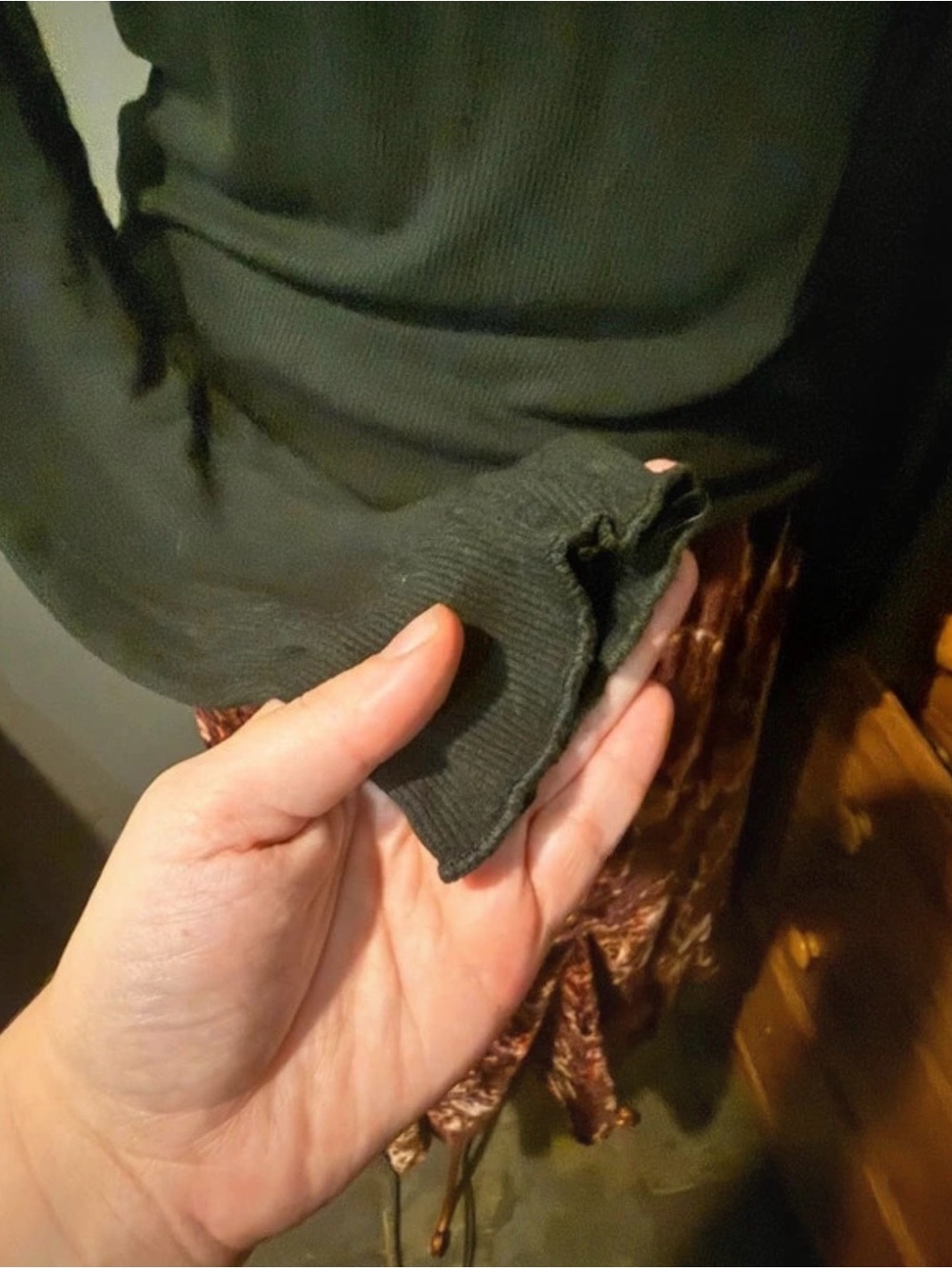 Hot Topic Moon Cutout Top - Picture 4 of 5